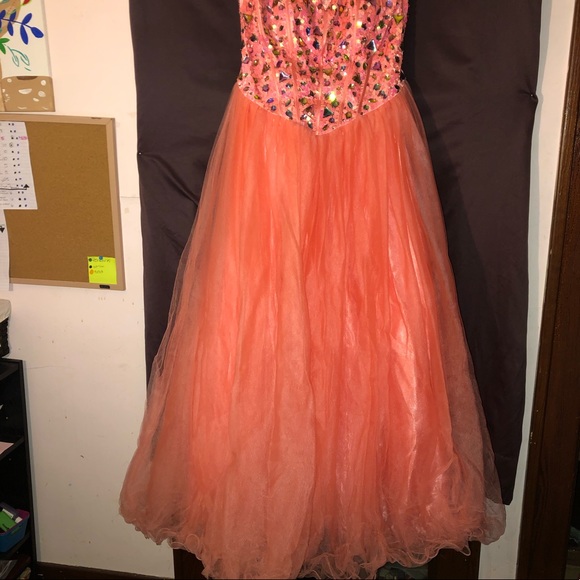 Coral prom dress xl only worn once - Picture 5 of 7